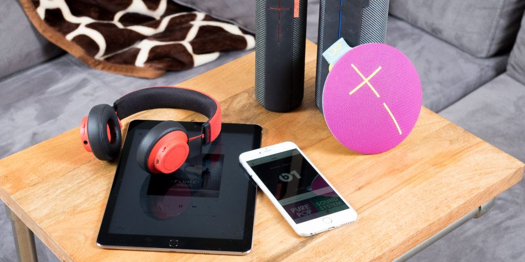 A Guide to Shopping for Vintage Clothing Online 3