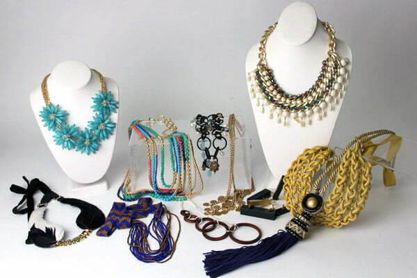 Jewelry And Accessories You Should Have In Your Wardrobe 1