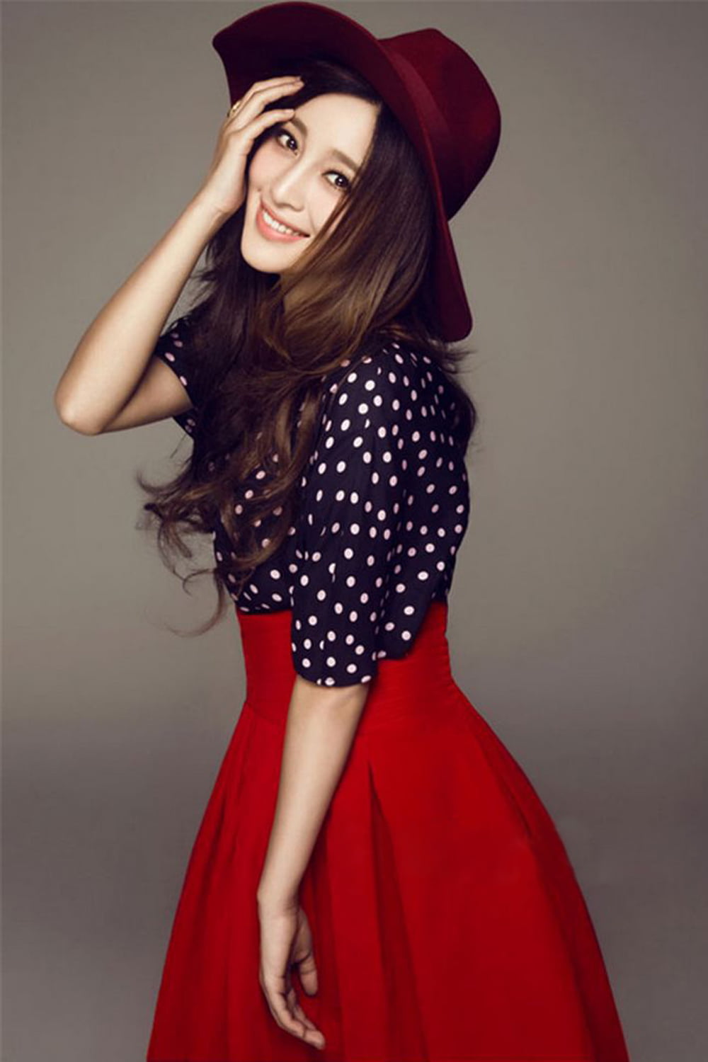 Women display off elegant methods to hide firearms at NRA style display in Indiana 1