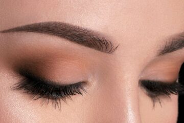 Easy Ways to Rock Smokey Eyes Without Makeup 4